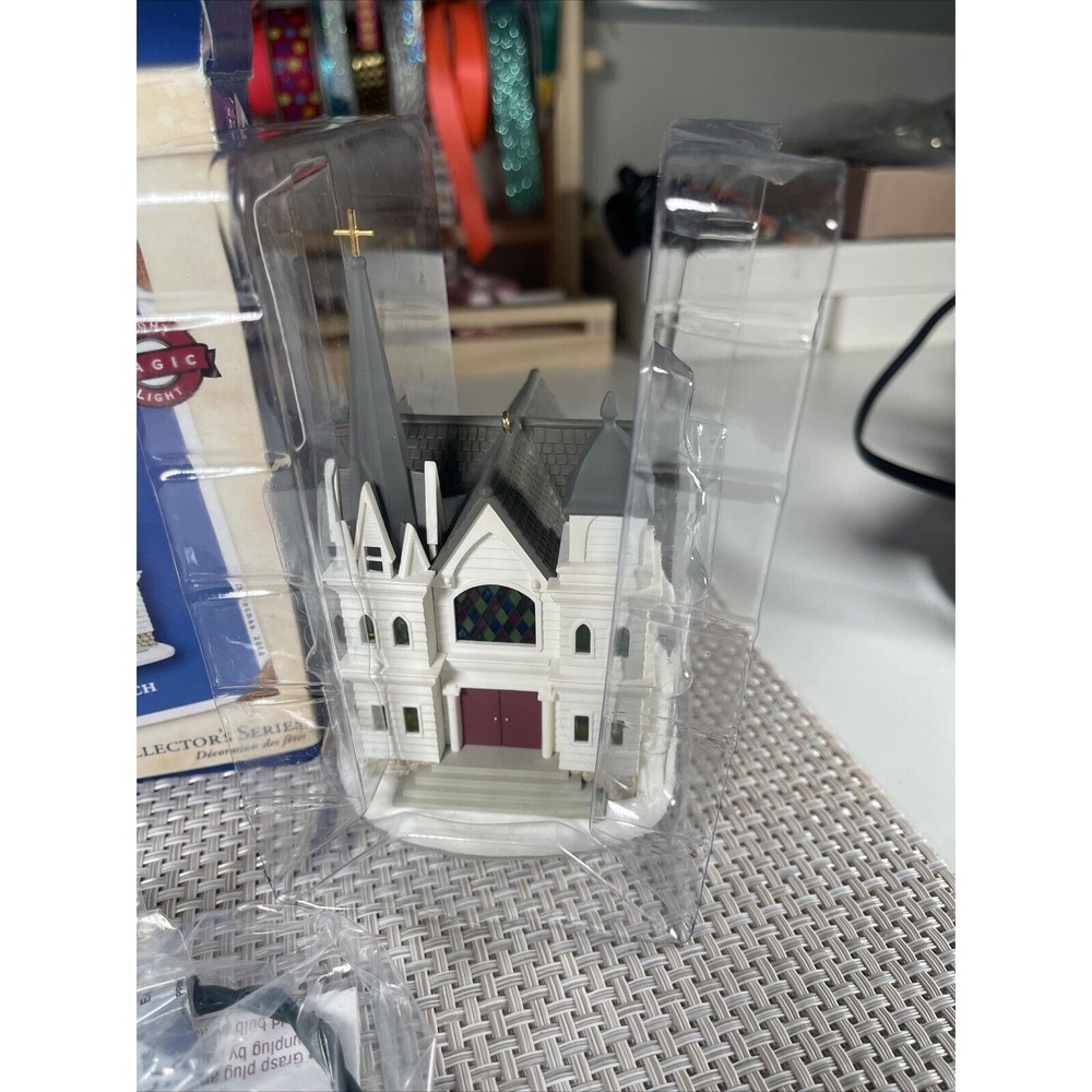 Hallmark‎ Keepsake Christmas Ornament Country Church - Candlelight Services - Picture 3 of 3